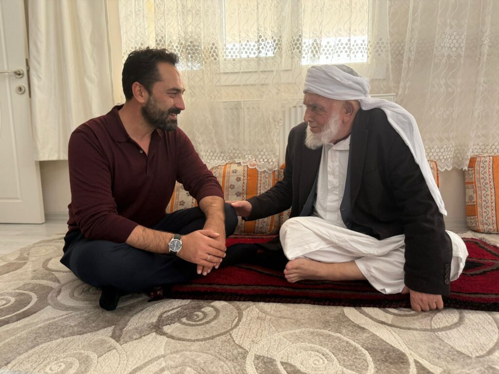 76ca2632-f5b5-42ec-b420-55037061b88c-1024x768 MÜCAHİT ARINÇ MANİSA’YI DİNLİYOR