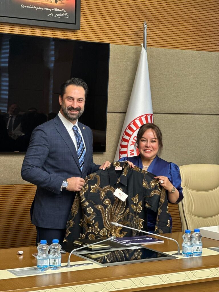 b6761ab2-b93a-4b9a-896b-81cb96118daf-768x1024 ARINÇ'TAN DİPLOMASİ VE TARIM HAMLESİ